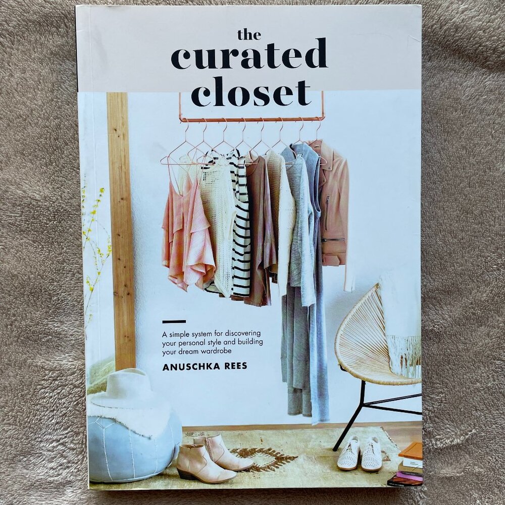 GREAT HOLIDAY GIFT-The Curated Closet
